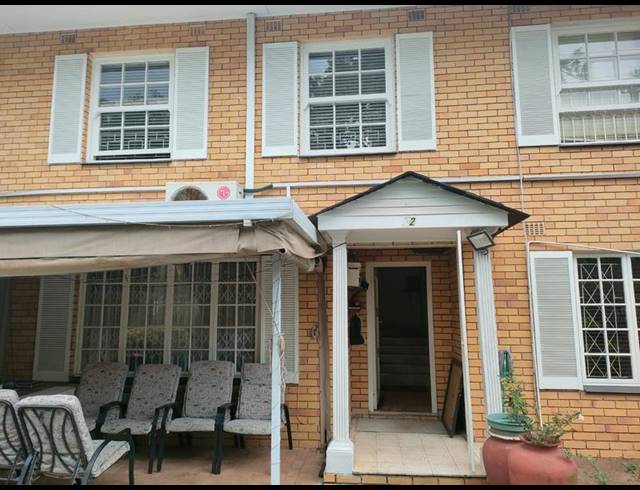 3 BEDROOM TOWNHOUSE FOR SALE IN ESCOMBE